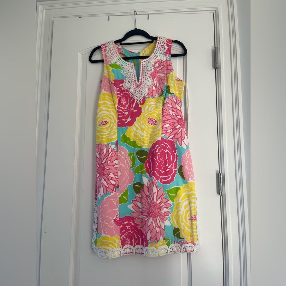 Lilly Pulitzer Size 8 Flower and Cotton Lace Trim Dress